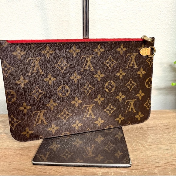 Louis Vuitton Monogram Large Pochette Clutch - Picture 2 of 8
